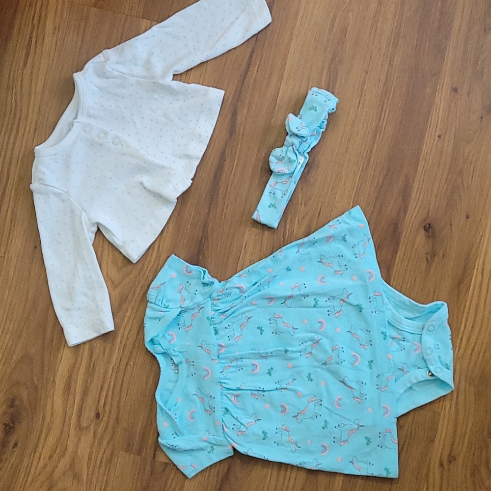Girl's 3 Piece Unicorn Outift from Carter's Size 3-6 Months